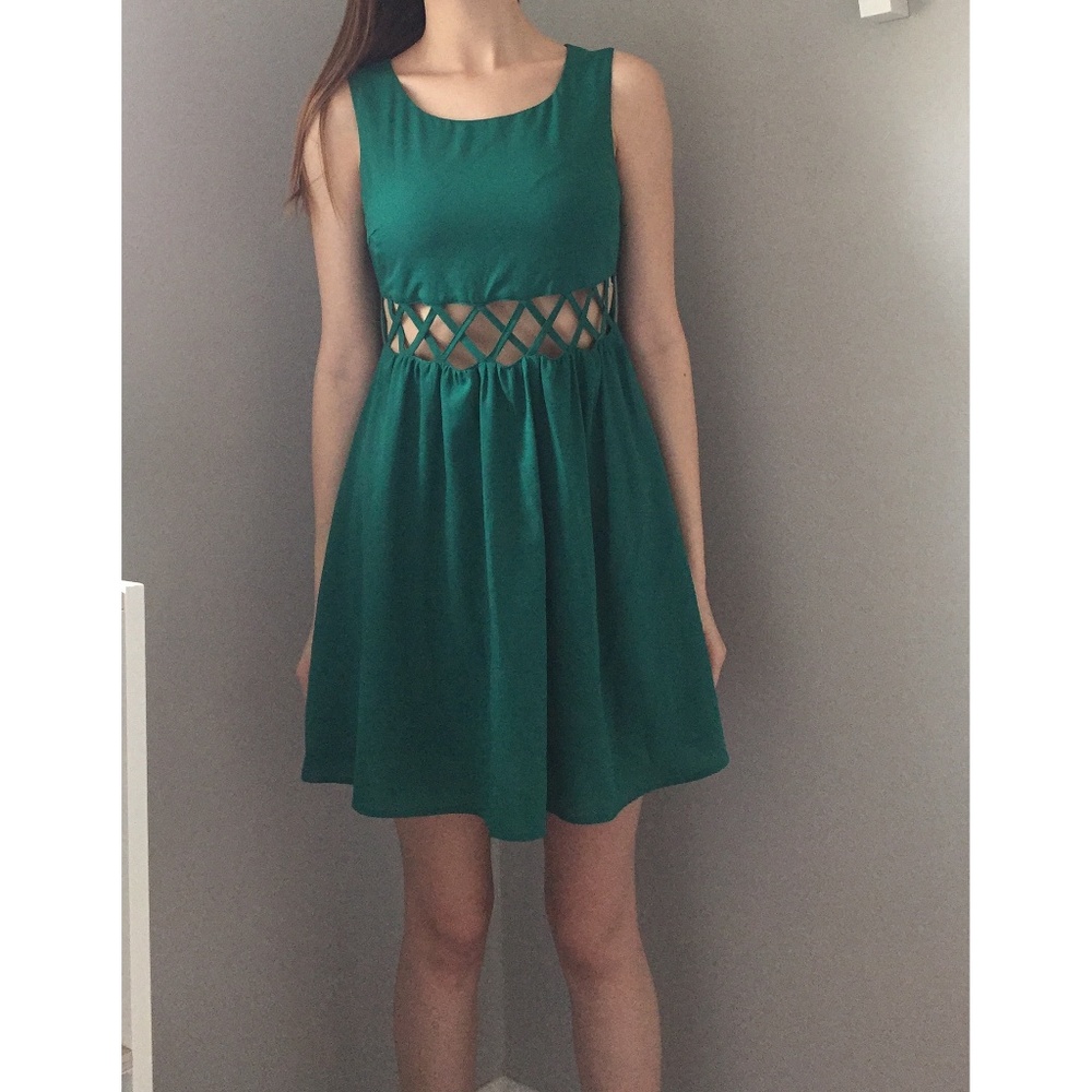 Forever 21 Green Criss Cross Stomach Cut Out Dress